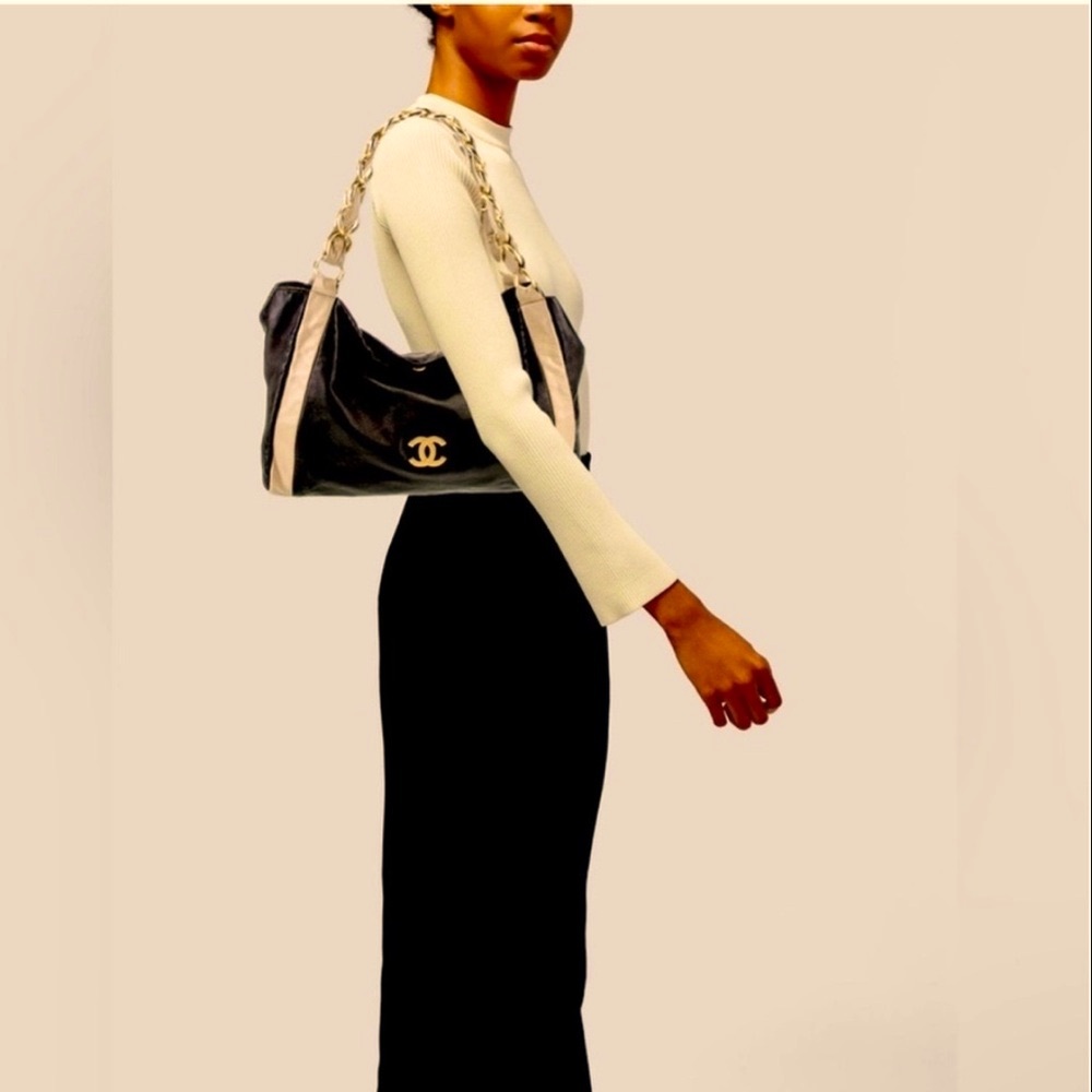 🔥 RARE Chanel Olsen Lambskin Hobo Bag - Picture 15 of 16
